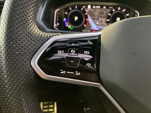 Used 2023 Volkswagen Tiguan SEL R-Line image 16