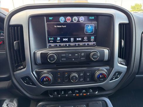 Used 2018 GMC Sierra 1500 SLT AWD/4WD image 18