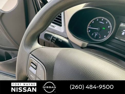 Used 2017 Hyundai Santa Fe SE AWD/4WD image 22