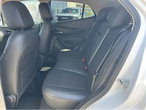 Certified 2021 Buick Encore Preferred FWD image 4
