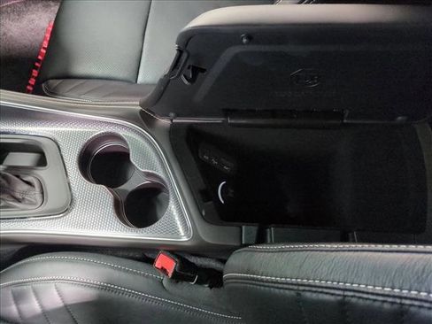 Used 2015 Dodge Challenger SRT Hellcat image 15