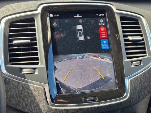 Used 2023 Volvo XC90 T8 Core image 32