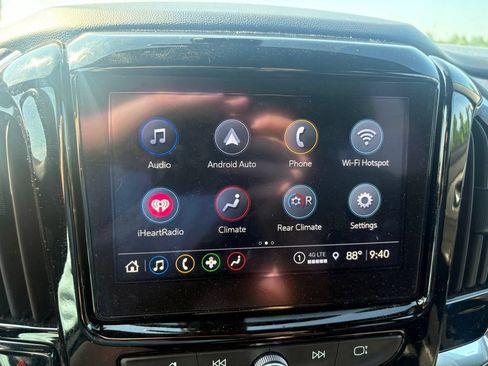 Used 2023 Chevrolet Traverse LT FWD image 19