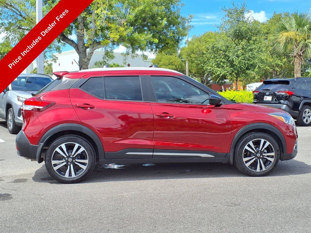 Used 2020 Nissan Kicks SR w/ SR Premium Package FWD image 11