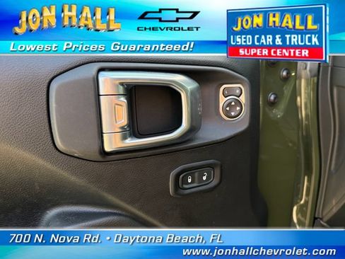 Used 2024 Jeep Wrangler Unlimited Rubicon w/ XTREMEE 35" Tire Package AWD/4WD image 19