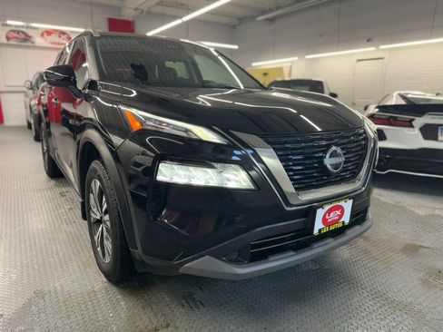 Used 2023 Nissan Rogue SV w/ SV Premium Package image 4