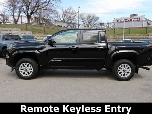 Used 2024 Toyota Tacoma SR5 image 3