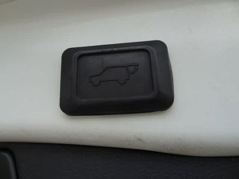Used 2024 Toyota RAV4 XLE w/ Convenience Package AWD/4WD image 11
