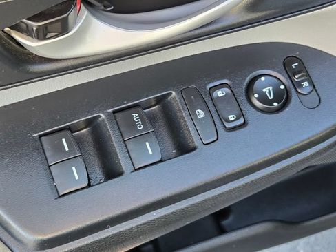 Used 2018 Honda CR-V LX image 17
