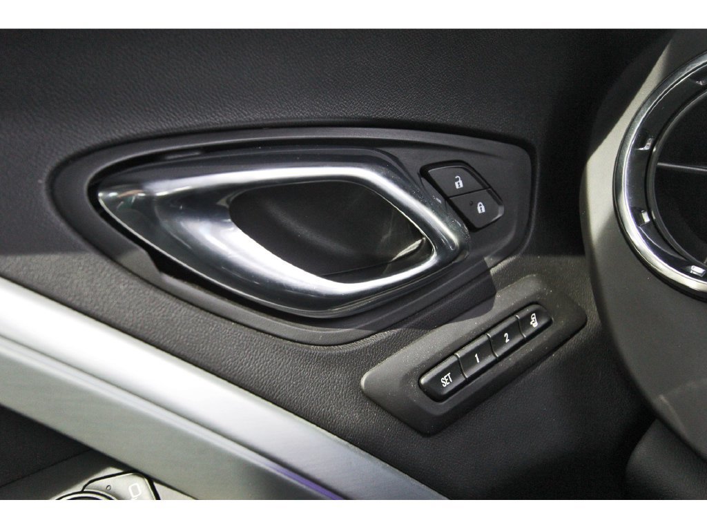 Used 2020 Chevrolet Camaro ZL1 RWD image 21
