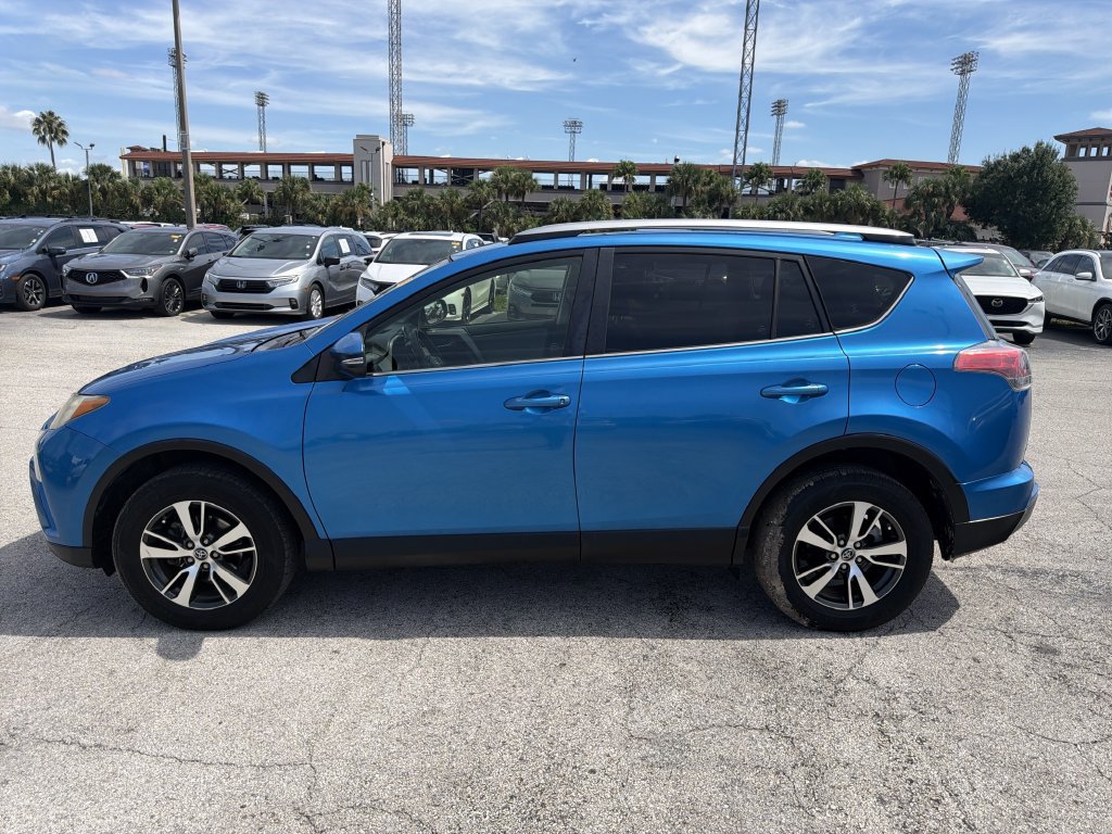 Used 2018 Toyota RAV4 XLE FWD image 7