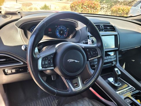 Used 2020 Jaguar F-PACE SVR AWD/4WD image 9