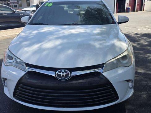 Used 2016 Toyota Camry LE FWD image 2