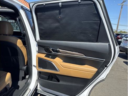 Used 2021 Kia Telluride SX w/ Towing Package FWD image 8