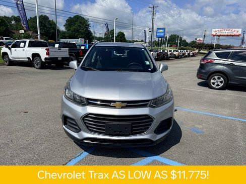 Used 2017 Chevrolet Trax LS FWD image 18