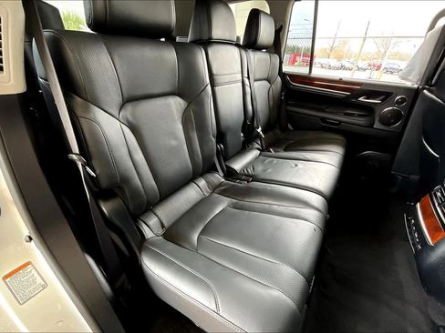 Used 2020 Lexus LX 570 4WD w/ Luxury Package image 20