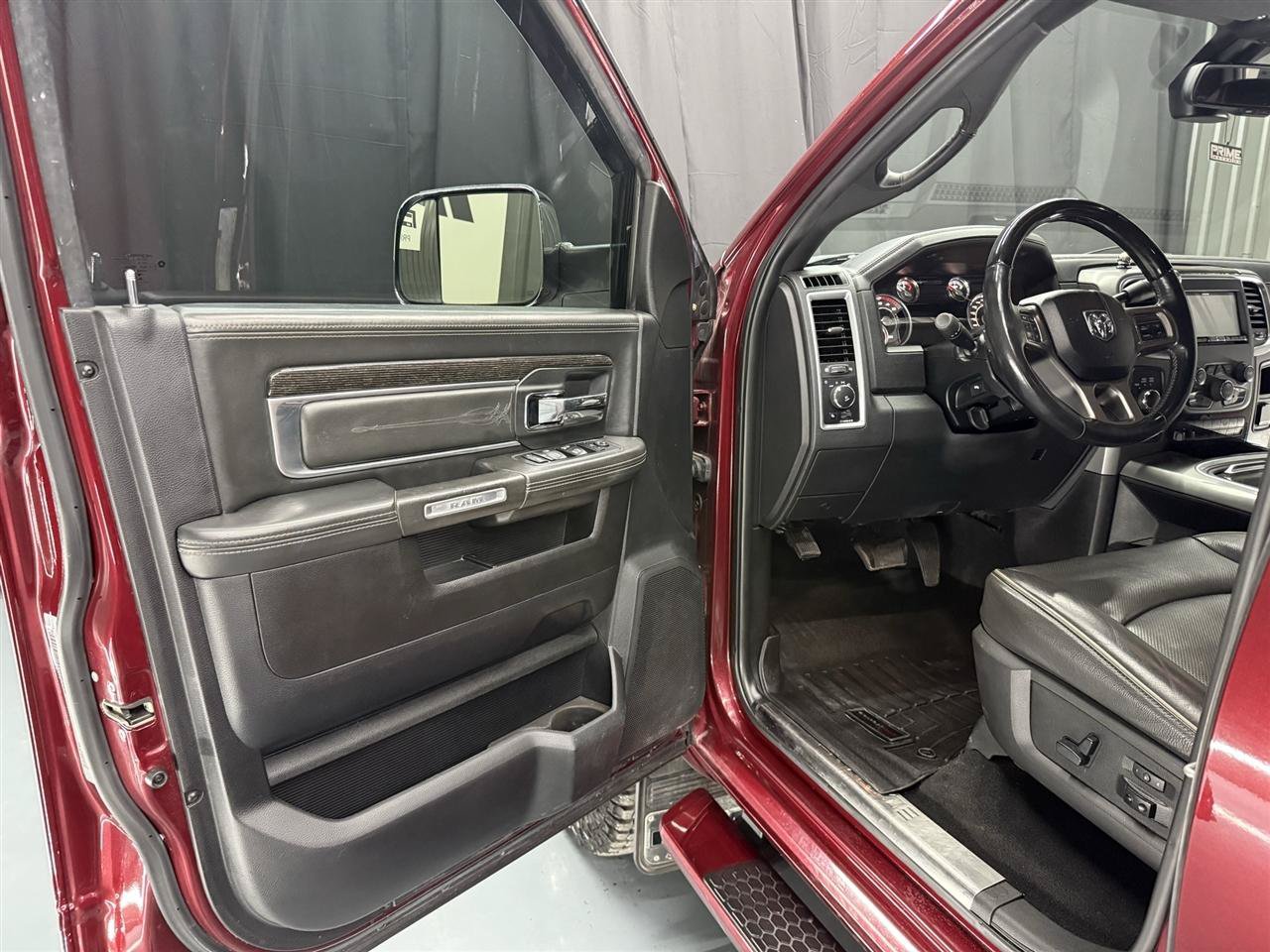 Used 2018 RAM 3500 Laramie Longhorn AWD/4WD image 17