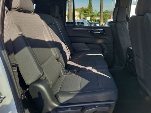 New 2026 Chevrolet Suburban LS image 18