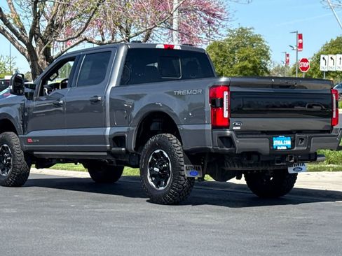 Certified 2025 Ford F350 Platinum w/ Tremor Off-Road Package AWD/4WD image 6