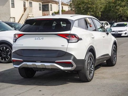 Certified 2025 Kia Sportage LX image 8