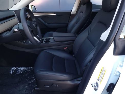 Used 2023 Tesla Model Y Long Range image 14