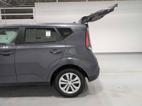Certified 2023 Kia Soul LX image 9