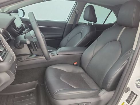 Used 2022 Toyota Camry XSE w/ Navigation Upgrade Package FWD image 17