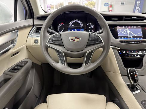 Used 2017 Cadillac XT5 Premium Luxury AWD/4WD image 28
