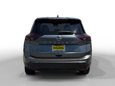 Used 2024 Nissan Rogue SV FWD image 4