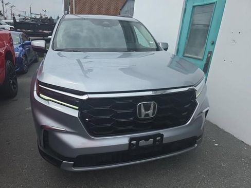 Used 2023 Honda Pilot Elite image 3