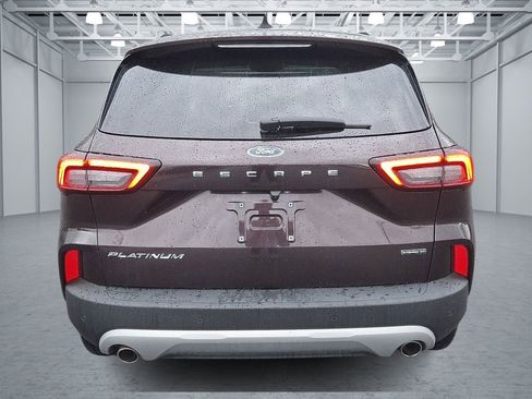 Used 2023 Ford Escape Platinum image 4