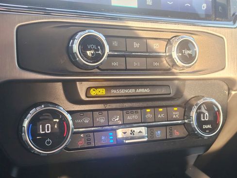 Used 2022 Ford F250 Platinum image 37