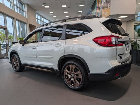 Used 2025 Subaru Ascent Bronze Edition w/ Popular Package #2 image 5