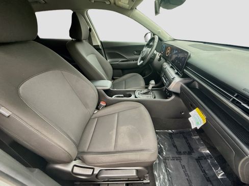 Used 2024 Hyundai Kona SEL FWD image 29