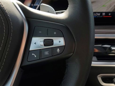 Used 2024 BMW X5 xDrive40i w/ Premium Package image 17