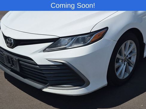 Used 2022 Toyota Camry LE FWD image 10