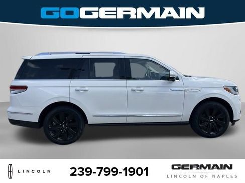 Used 2024 Lincoln Navigator Reserve AWD/4WD image 8