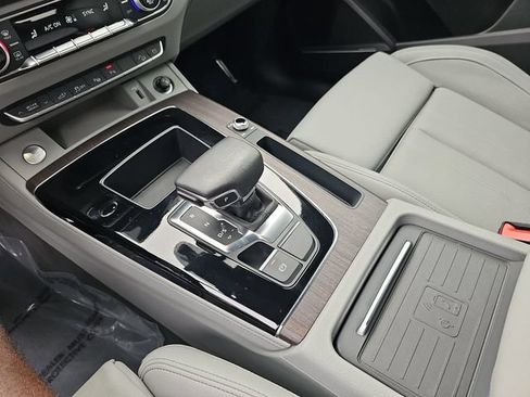 Used 2024 Audi Q5 e Prestige w/ Prestige Package AWD/4WD image 21