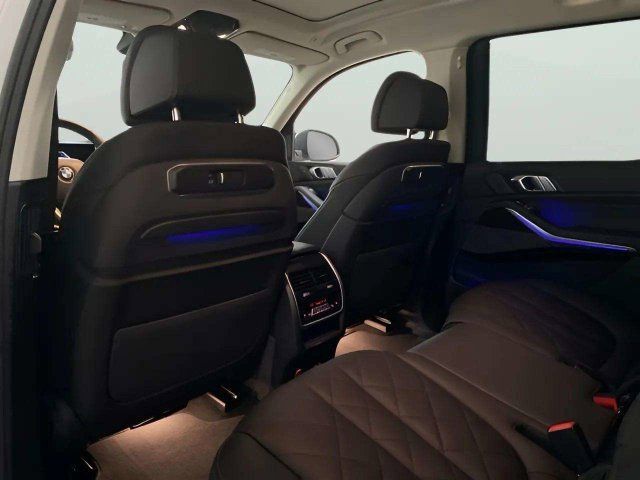 Used 2026 BMW X7 xDrive40i w/ Premium Package AWD/4WD image 25