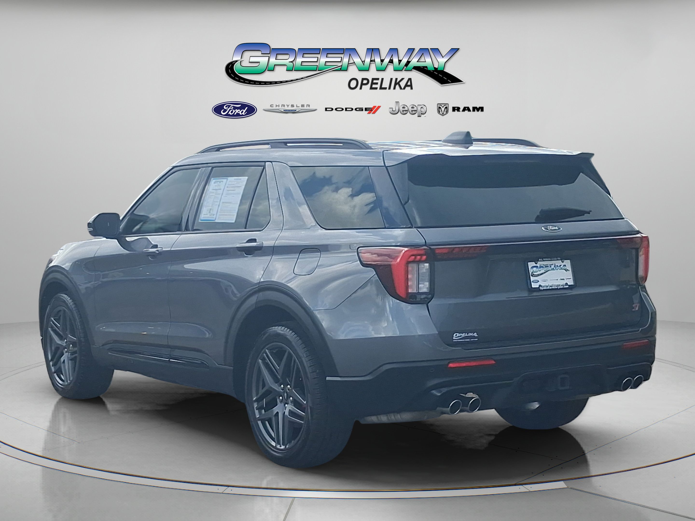 Used 2025 Ford Explorer ST AWD/4WD image 5