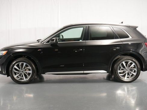 Used 2023 Audi Q5 2.0T Premium Plus w/ Premium Plus Package AWD/4WD image 2