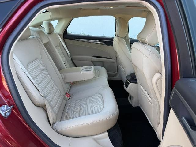 Used 2016 Ford Fusion SE FWD image 20