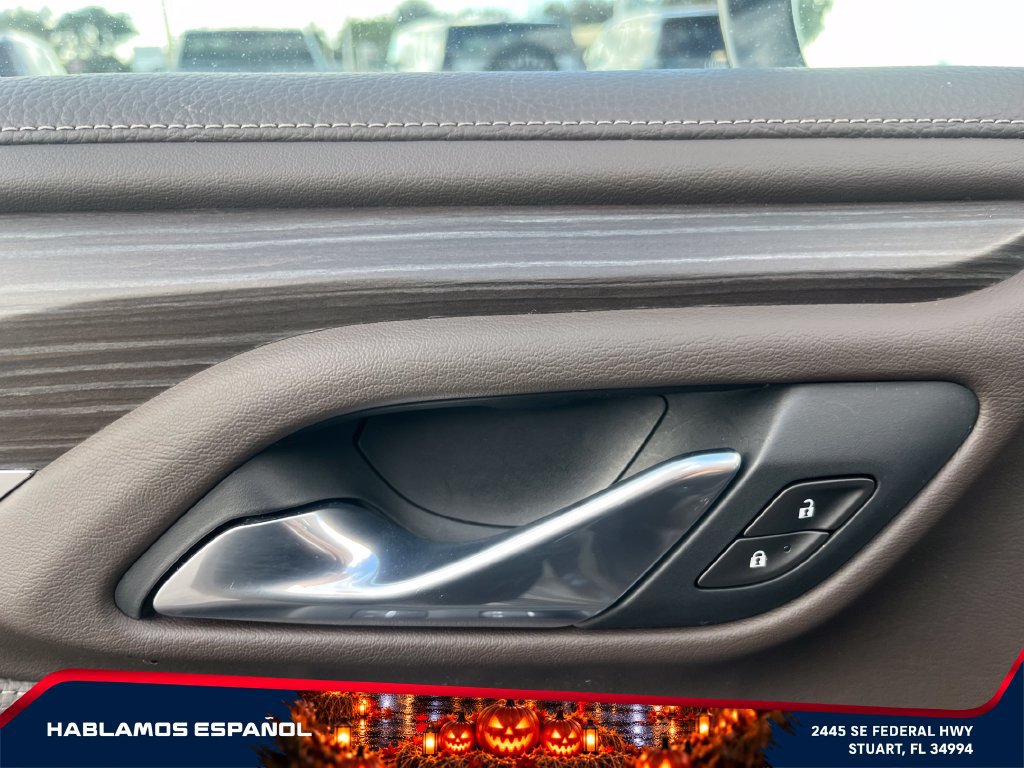 Used 2021 GMC Yukon XL Denali w/ Denali Premium Package AWD/4WD image 12