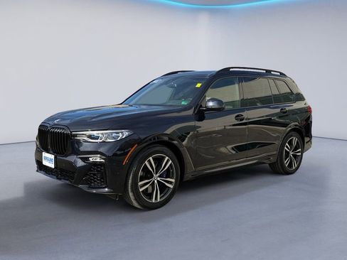 Used 2021 BMW X7 M50i w/ Cold Weather Package image 7