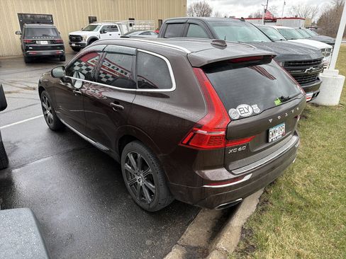 Used 2018 Volvo XC60 T6 Inscription w/ Convenience Package image 2