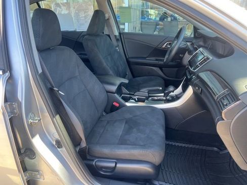 Certified 2017 Honda Accord EX image 21