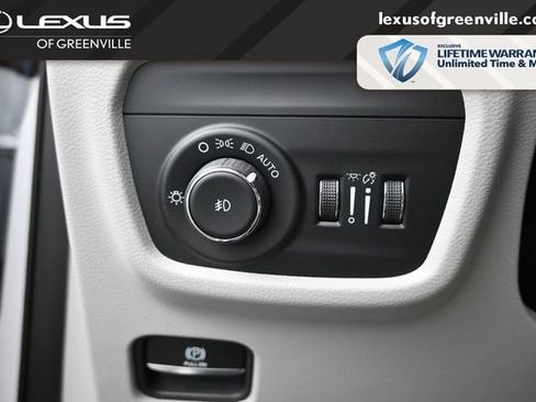 Used 2023 Jeep Grand Cherokee L Overland w/ Advanced Protech Group III AWD/4WD image 12