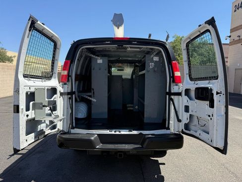 Used 2013 Chevrolet Express 2500 RWD image 12