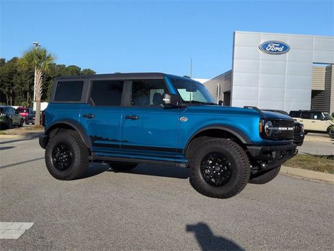 Used 2024 Ford Bronco Wildtrak image 2