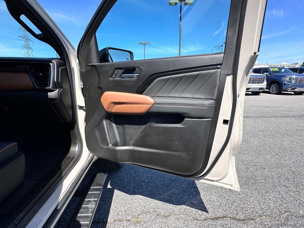 Certified 2026 GMC Canyon AT4 AWD/4WD image 15